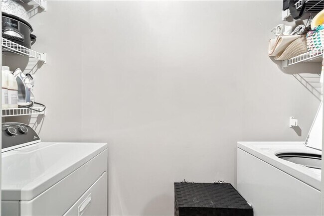Building Photo - 1332 Westchester Ridge NE