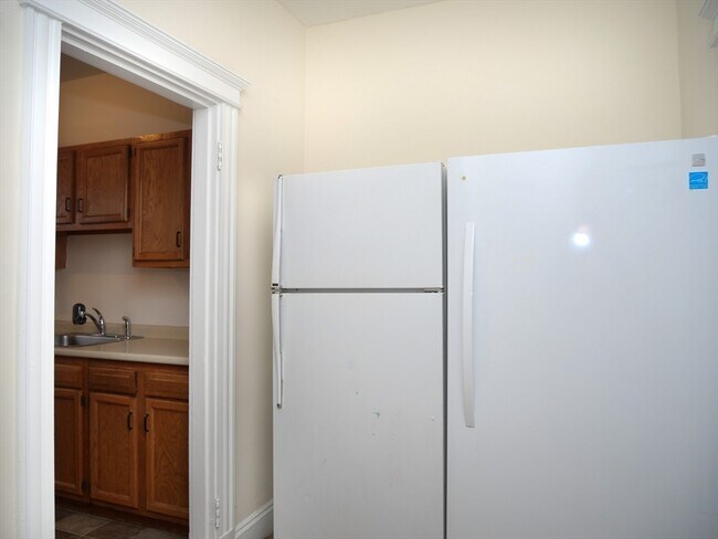 Building Photo - 223 St Paul St