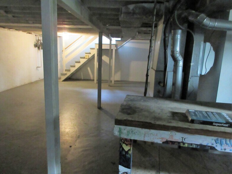 Building Photo - 110 La Sierra Dr