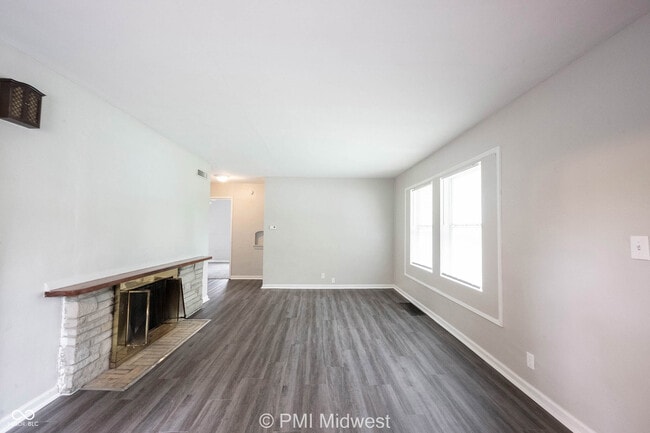 Building Photo - 2121 Euclid Dr