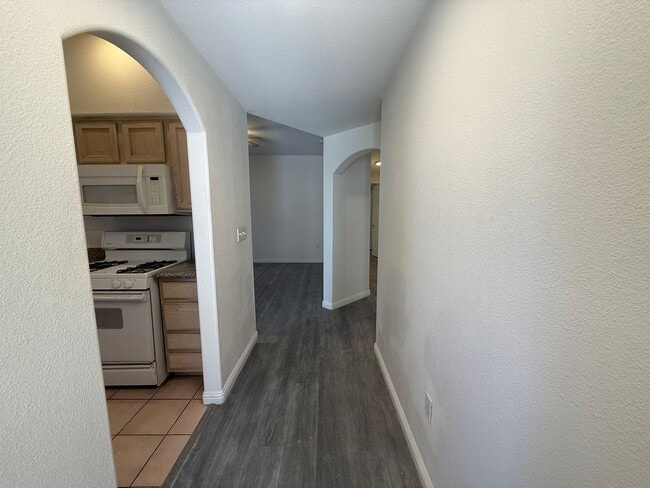 Primary Photo - Renovated 2 Bedroom in Summerlin