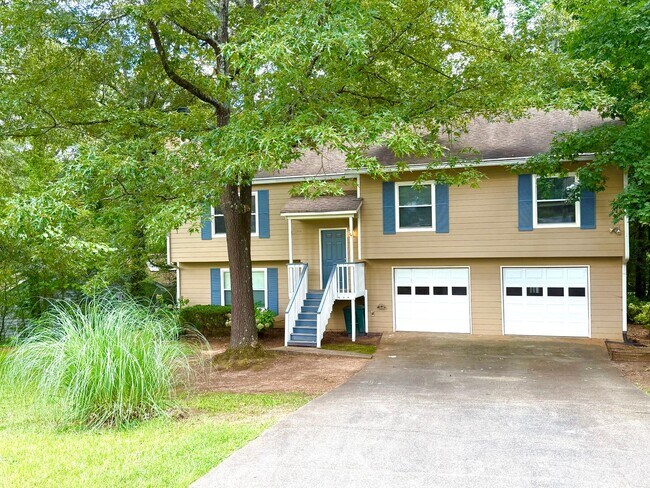 Building Photo - RENOVATED!!!!Great Location with Desirable...