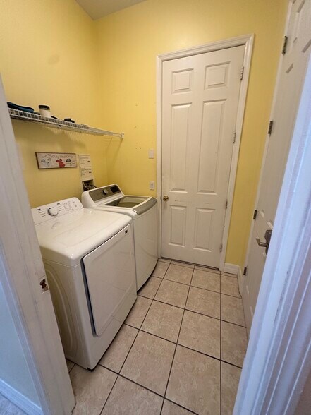 Building Photo - 2726 Formosa Blvd