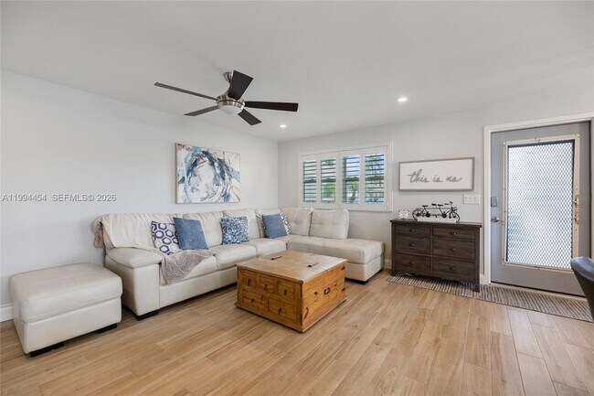 Building Photo - 72 Monaco Ct