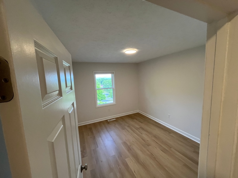 Building Photo - 122 Greenbrier Dr