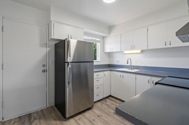 Building Photo - 1Br/1Ba Available