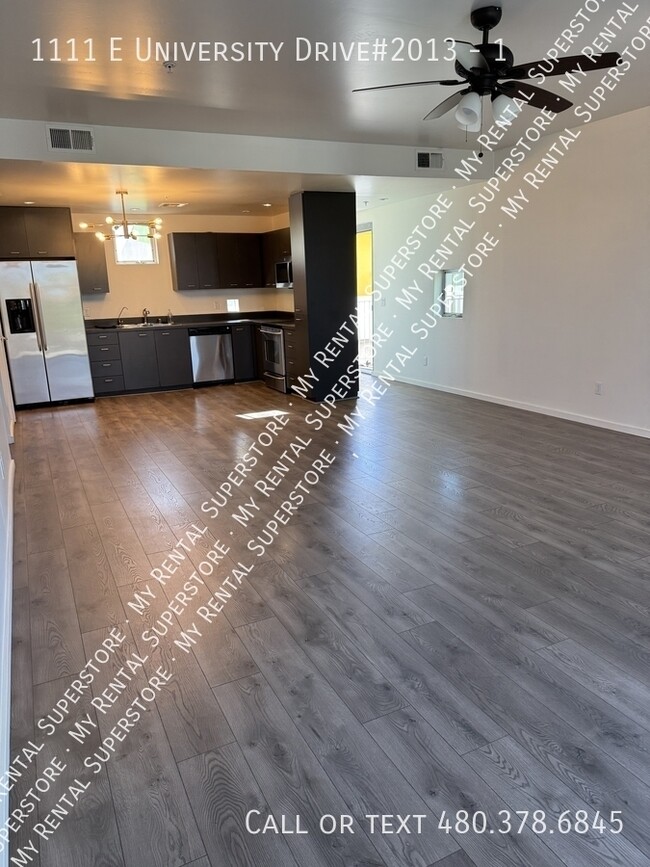 Building Photo - 1111 E University Dr