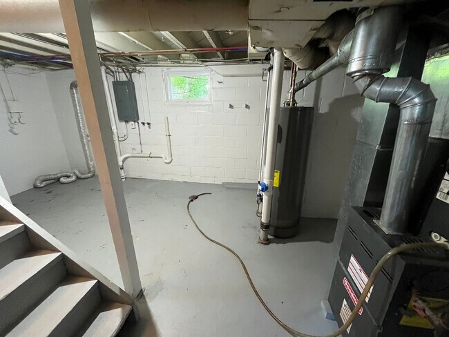 Building Photo - 4819 Wirt St
