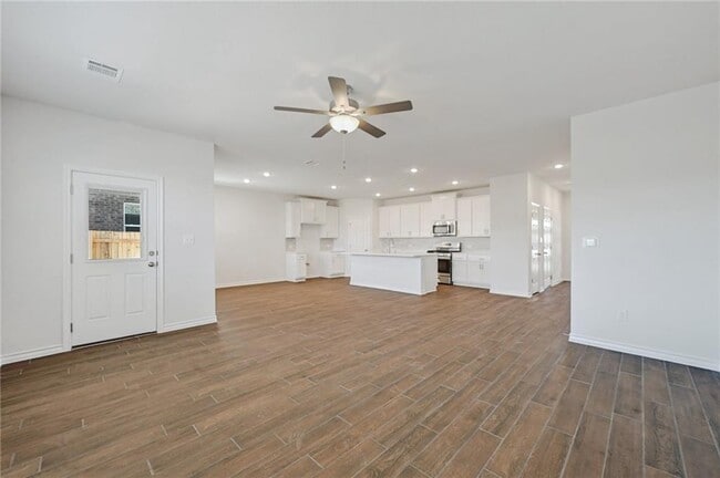 Building Photo - 806 Pepperbark Loop