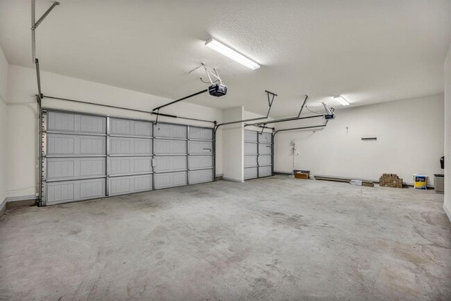 Building Photo - 132 Goshen Dr