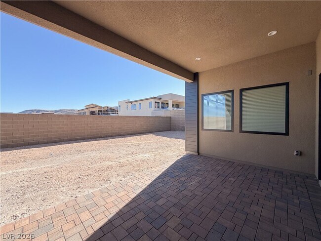 Building Photo - 10761 Canyon Bloom Dr