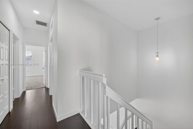 Building Photo - 17606 SW 149th Pl