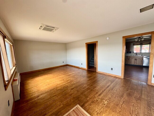 Building Photo - 6809 IL-71