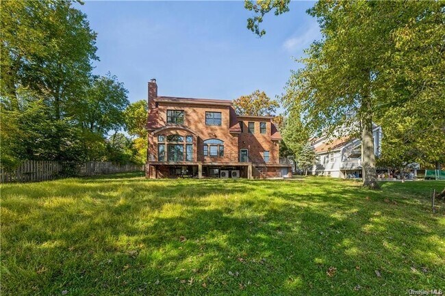 Building Photo - 48 Lakewood Dr