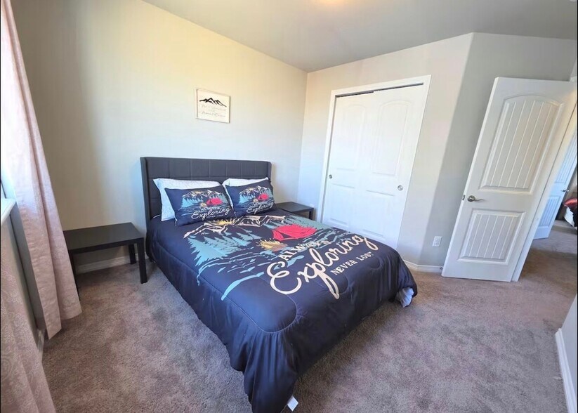 Building Photo - 6784 Skuna Dr