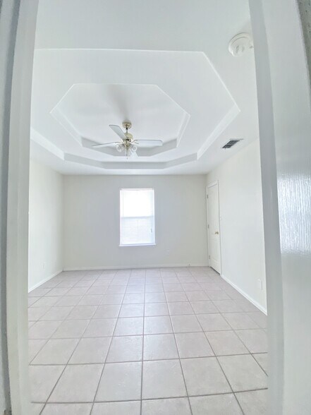 Building Photo - 737 Sonesta Dr