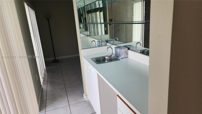 Building Photo - 10628 SW 118th Pl