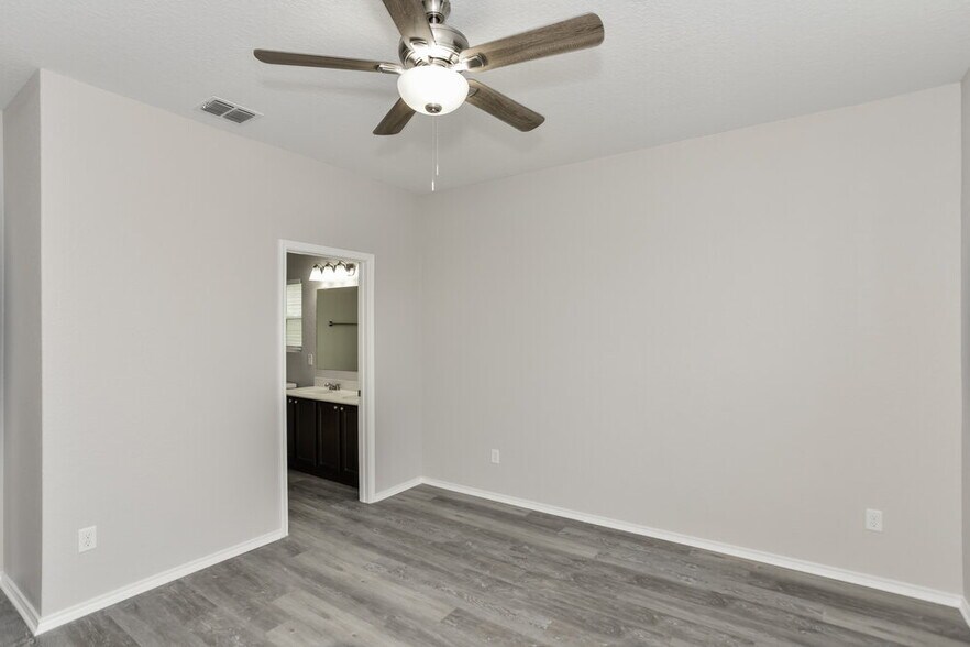 Building Photo - 27619 Lasso Bend