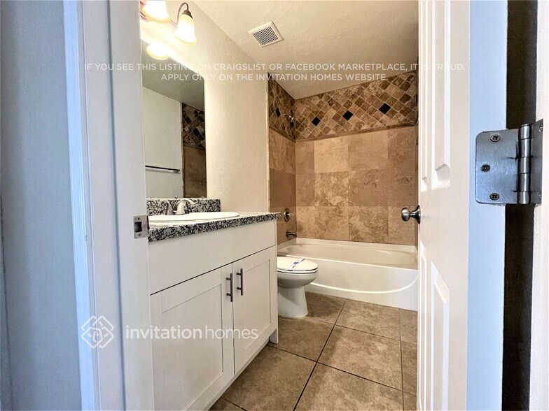 Building Photo - 1395 S Owl Dr