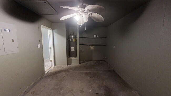 Building Photo - Welcome to your next home!