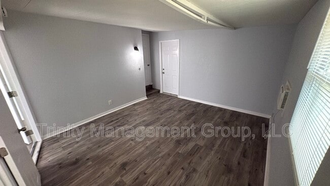 Building Photo - 2021 Pleasure Dr
