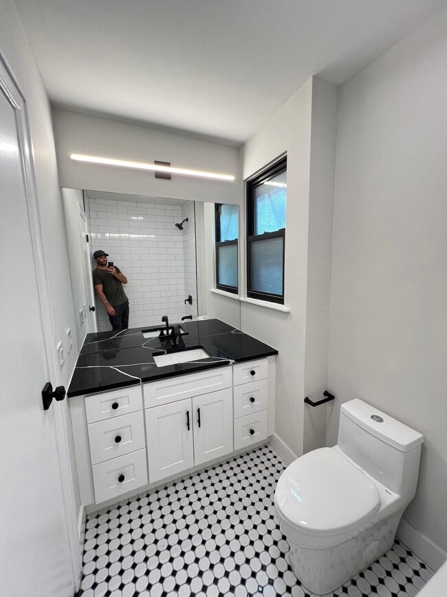 Building Photo - 48 Bright St