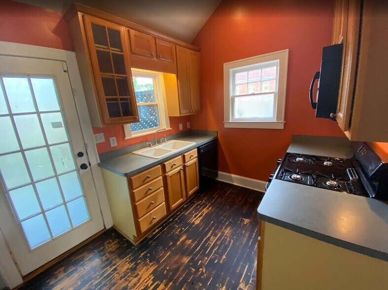 Building Photo - 3026 Church St