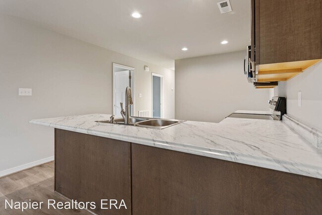 Building Photo - 3 br, 2 bath House - 24802A and 24802B Cox...