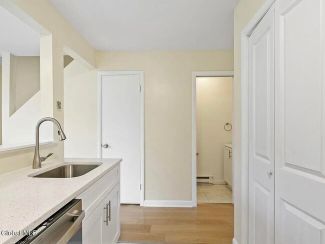 Building Photo - 19 Harvest Way