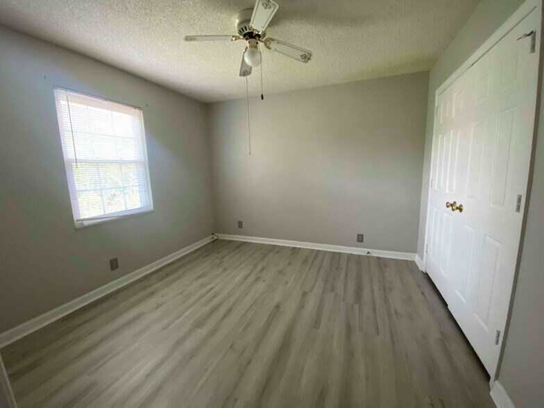 Building Photo - 3121 Kinwood Dr