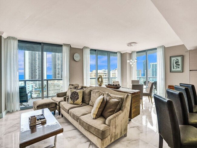 Building Photo - 2602 E Hallandale Beach Blvd