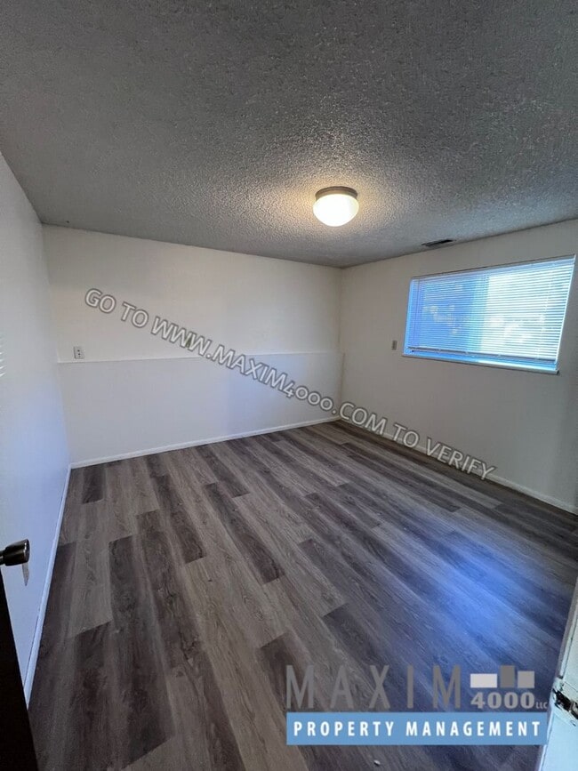 Building Photo - 494 1/2 ANJOU DRIVE - GREAT 4BR - NEW FLOO...