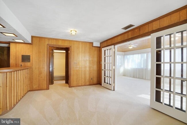 Building Photo - 513 Cathedral Dr