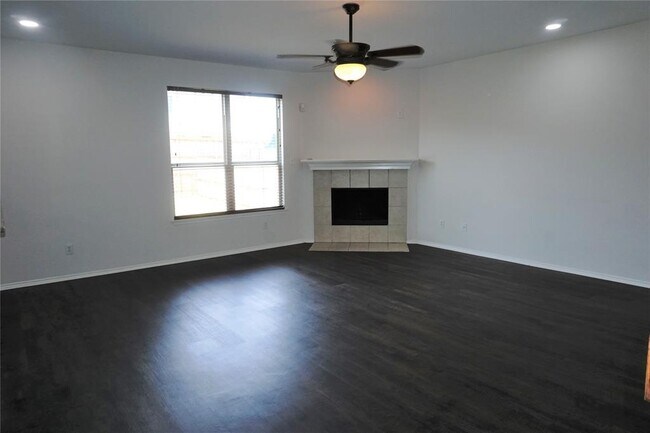 Building Photo - 12620 Summerwood Dr