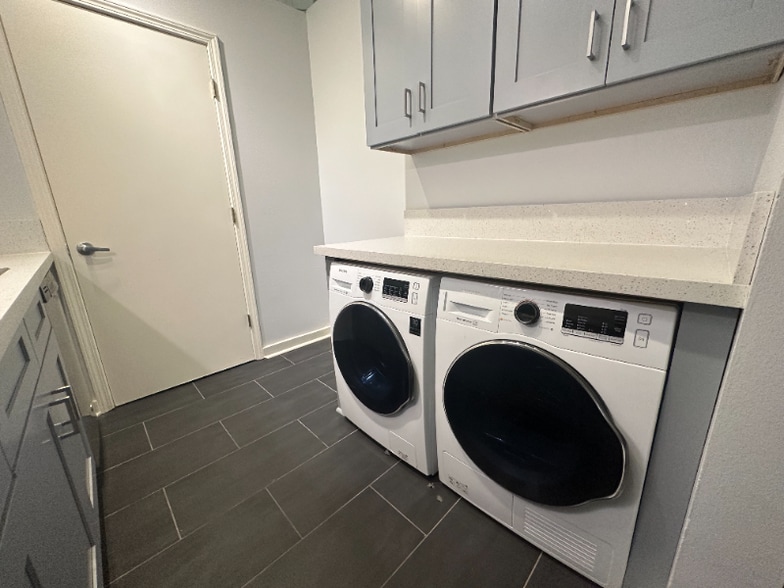 Building Photo - 1401 Scott St