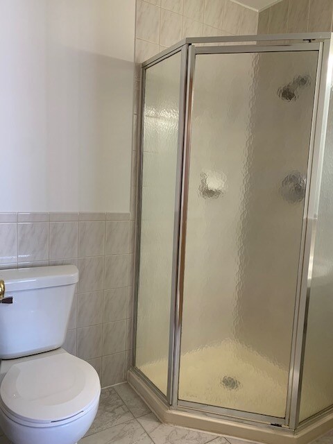 Building Photo - 10541 Parkside Ave