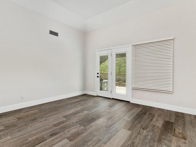 Building Photo - Rancho Del Oro Home
