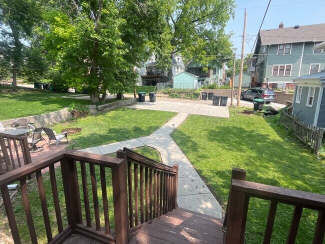 Building Photo - 3BR Duplex Midtown- June 1 move-in