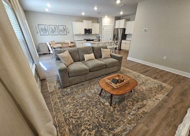 Building Photo - 5825 Danbury Blvd