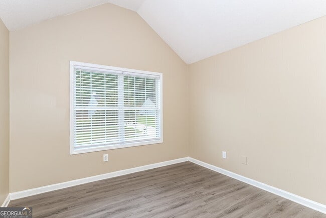 Building Photo - 2045 Ivy Ln