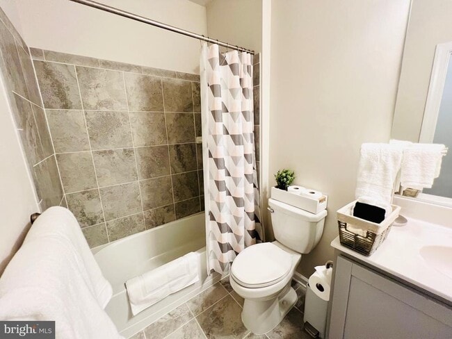 Building Photo - 45130 Kincora Dr