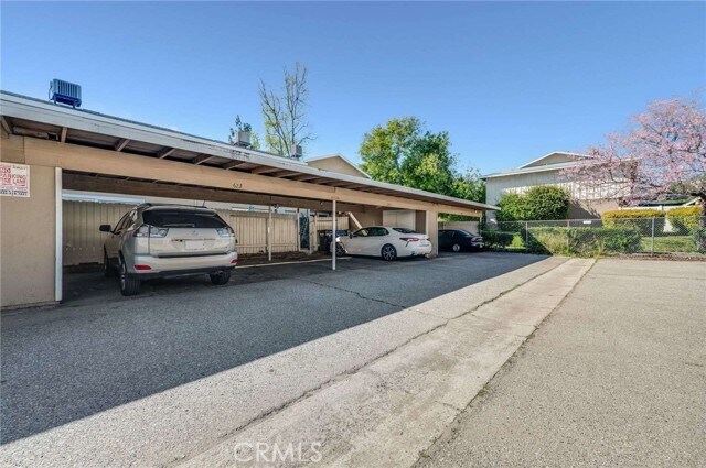 Building Photo - 623 E Matchwood Pl