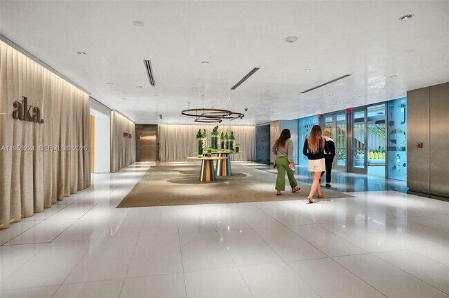 Building Photo - 1395 Brickell Ave