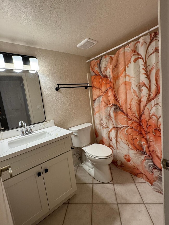 Building Photo - 8625 E Belleview Pl