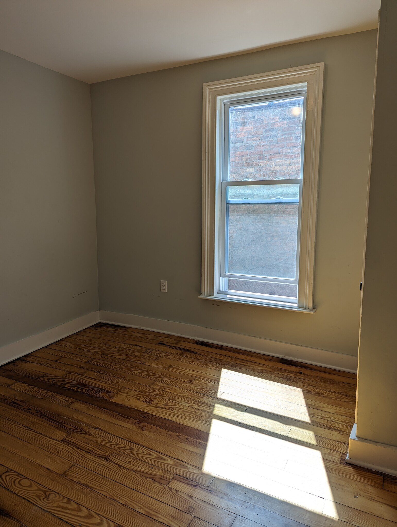 Building Photo - 329 Madison Ave