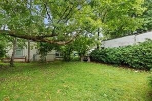 Building Photo - 839 Elmwood Ave