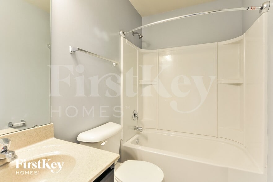 Building Photo - 1007 Carpathian Dr