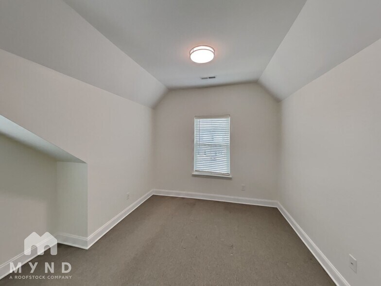 Building Photo - 2384 Eagle Creek Ct