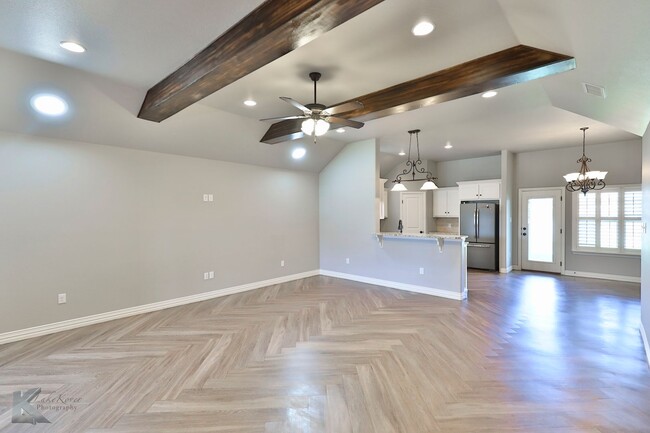 Building Photo - 3/2/2 in Butterfield Meadows!