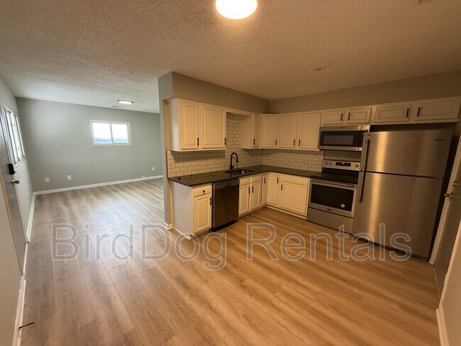 Building Photo - 690 Gibbard Ave